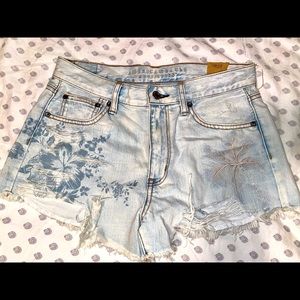 American Eagle High Rise Festival Short Size 8 Light Wash NWT